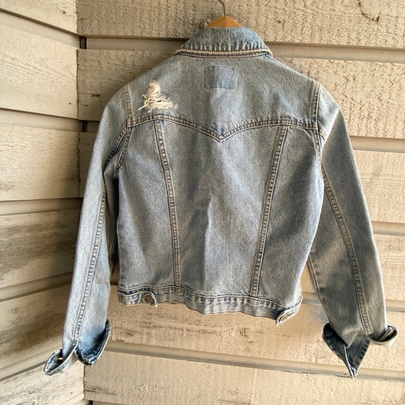 vintage | denim jacket | cropped | light wash | destroyed - Picture 6 of 6